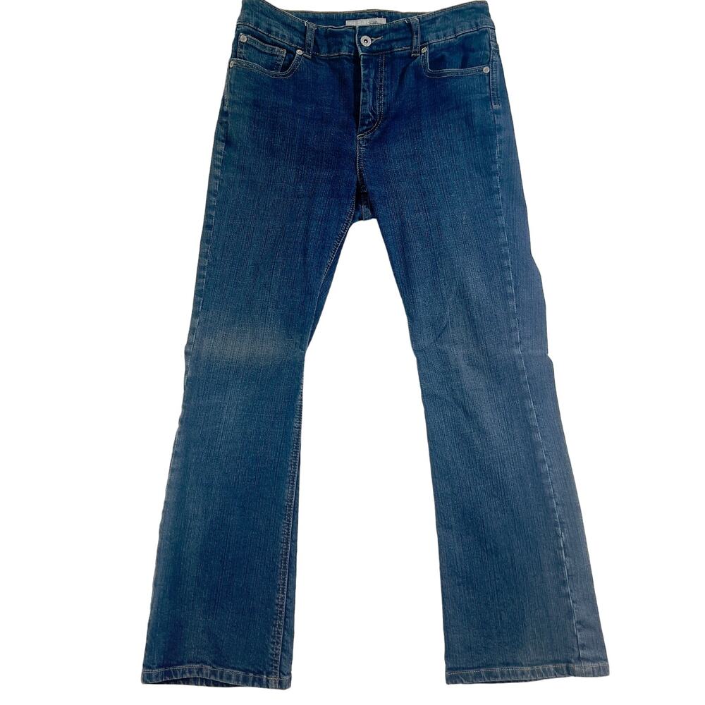 Chico's Platinum Jeans Woman's Denim Embroidered Pockets Slightly Flared